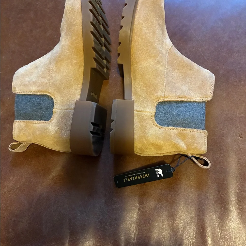 NWT Sorel Emelie II Tan Suede Chelsea Ankle Boots W7 - Picture 4 of 9